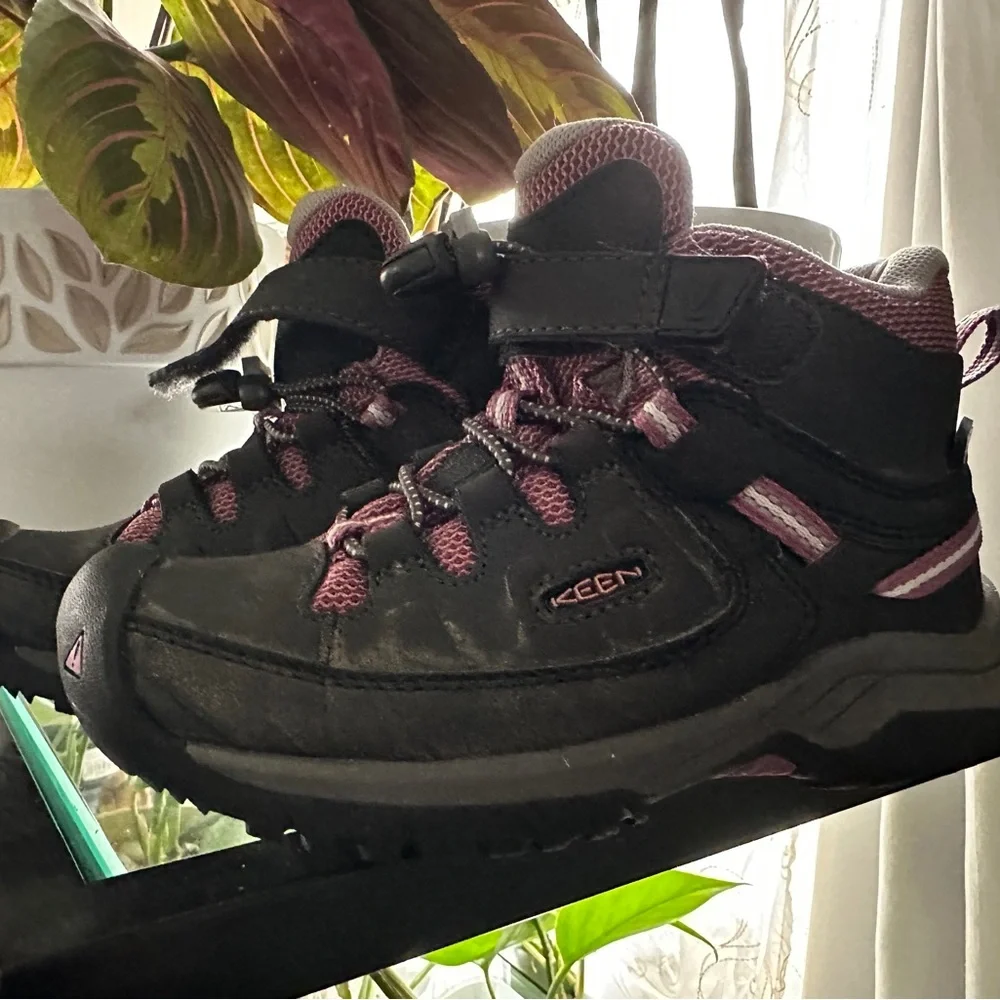 Kids Keen Targhee Mid Hiking Shoe
